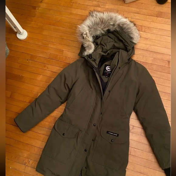 Almost new Canada Goose Victoria Parka - Picture 7 of 7